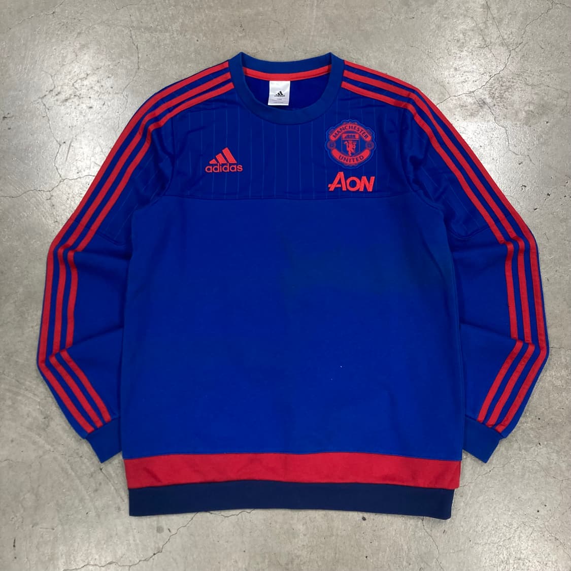 아디다스 맨체스터 유나이티드 로고 쉘탑 상품이미지1