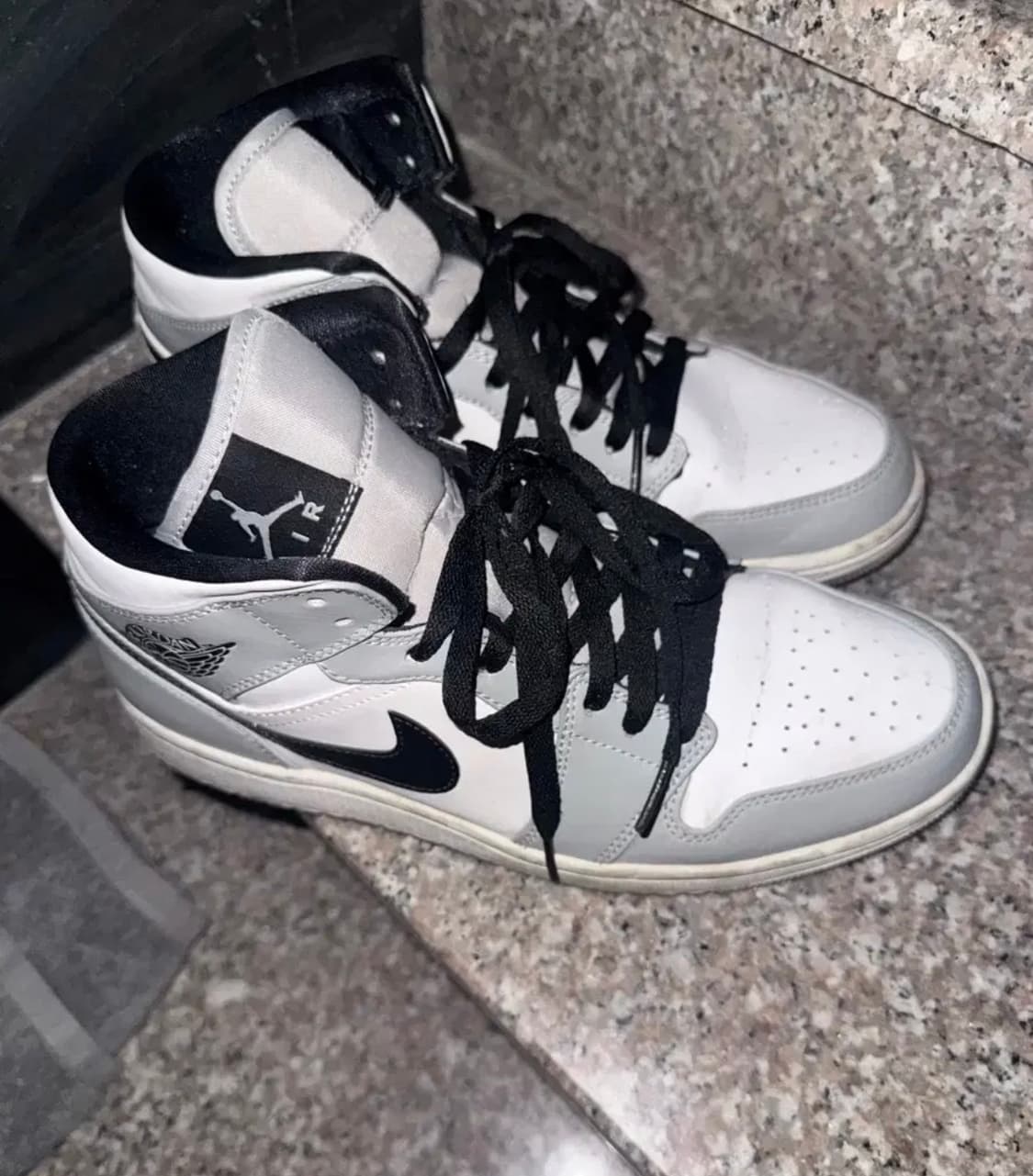 나이키 조던 1 미드 스모크 그레이 상품이미지2