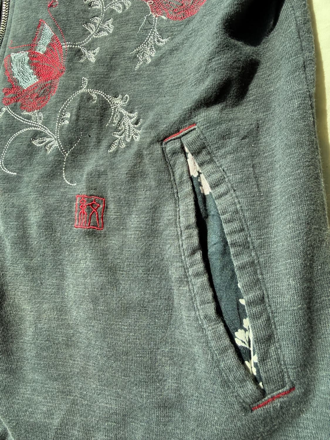 IKCO 플라워 자수 후드 집업 상품이미지4