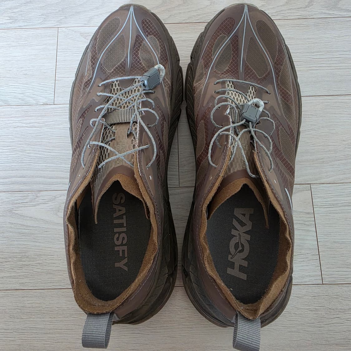 [270]<거의새것> 호카x새티스파이 마파테 스피드4 라이트러버 런닝화 상품이미지5