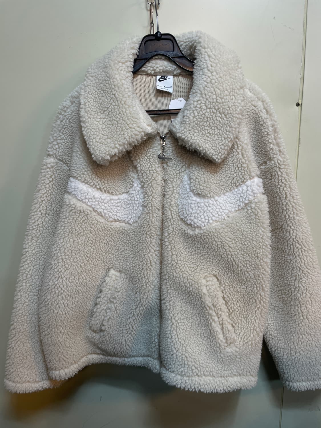 나이키 스우시 뽀글이 자켓 상품이미지1