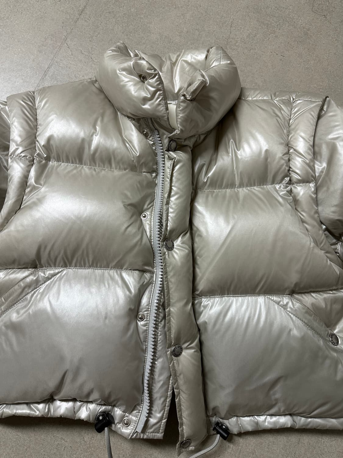 헤리티지플로스 패딩 21fw 크림색상 상품이미지2