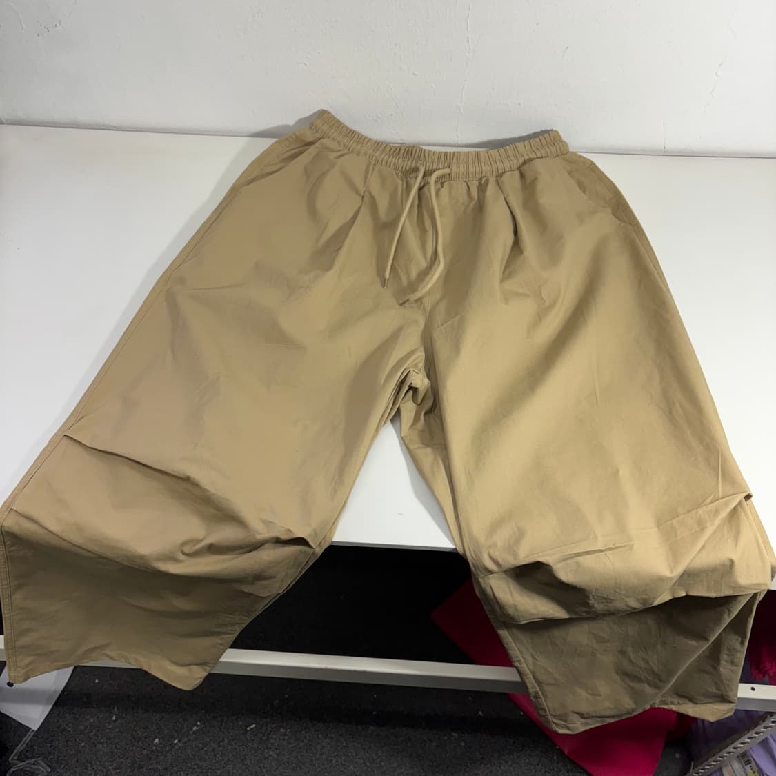 택달린새것 XL YOUROO 베이지 와이드 파라슈트팬츠 상품이미지2