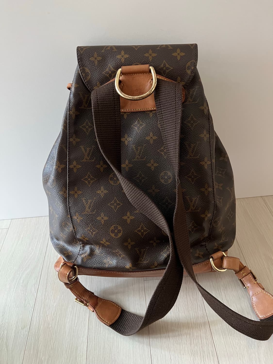 루이비통 몽수리 백팩 상품이미지2