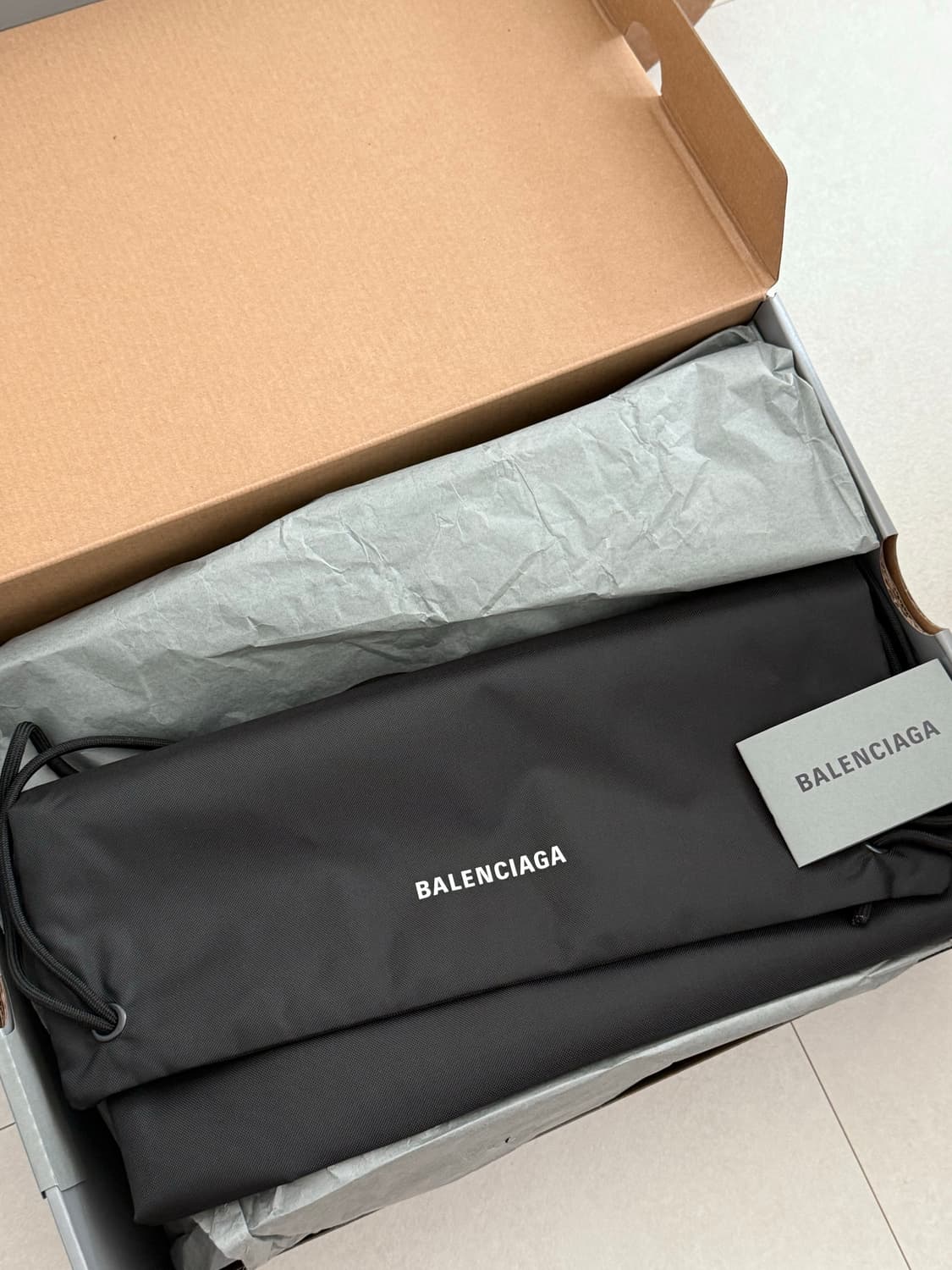 Balenciaga 발렌시아가 스테이플러 로우탑 스니커즈 42 상품이미지4