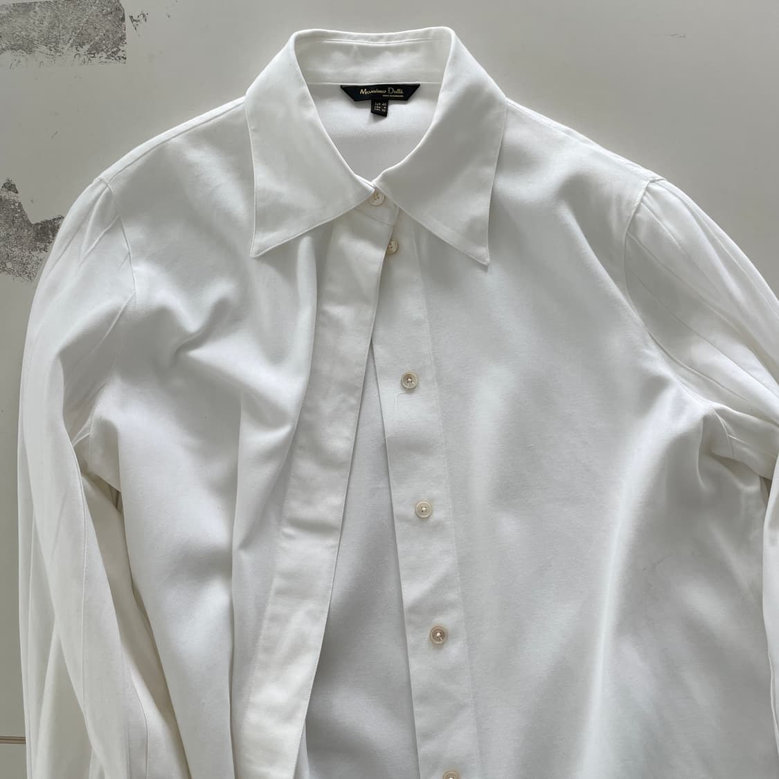 마시모두띠 암 셔링 화이트 셔츠 상품이미지4