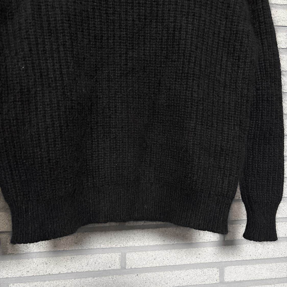 JPN VINTAGE 헤어리 와플니트 스웨터 아일렛 버클 디테일 블랙 상품이미지5