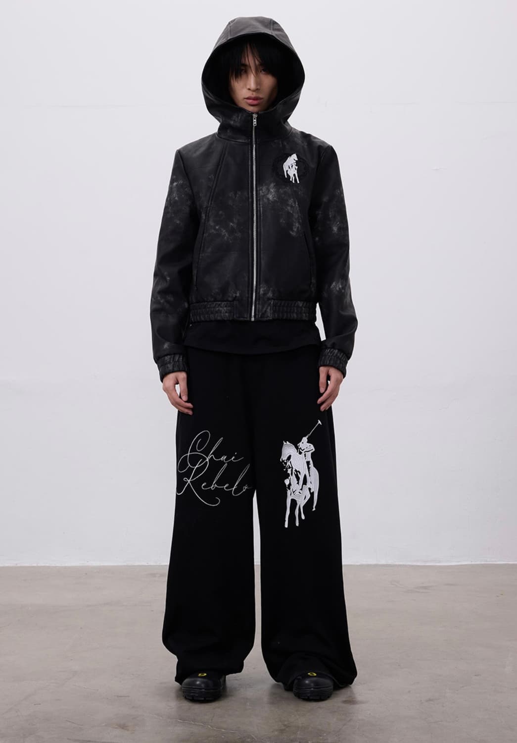 Embroidered wide leg sweatpants 상품이미지1