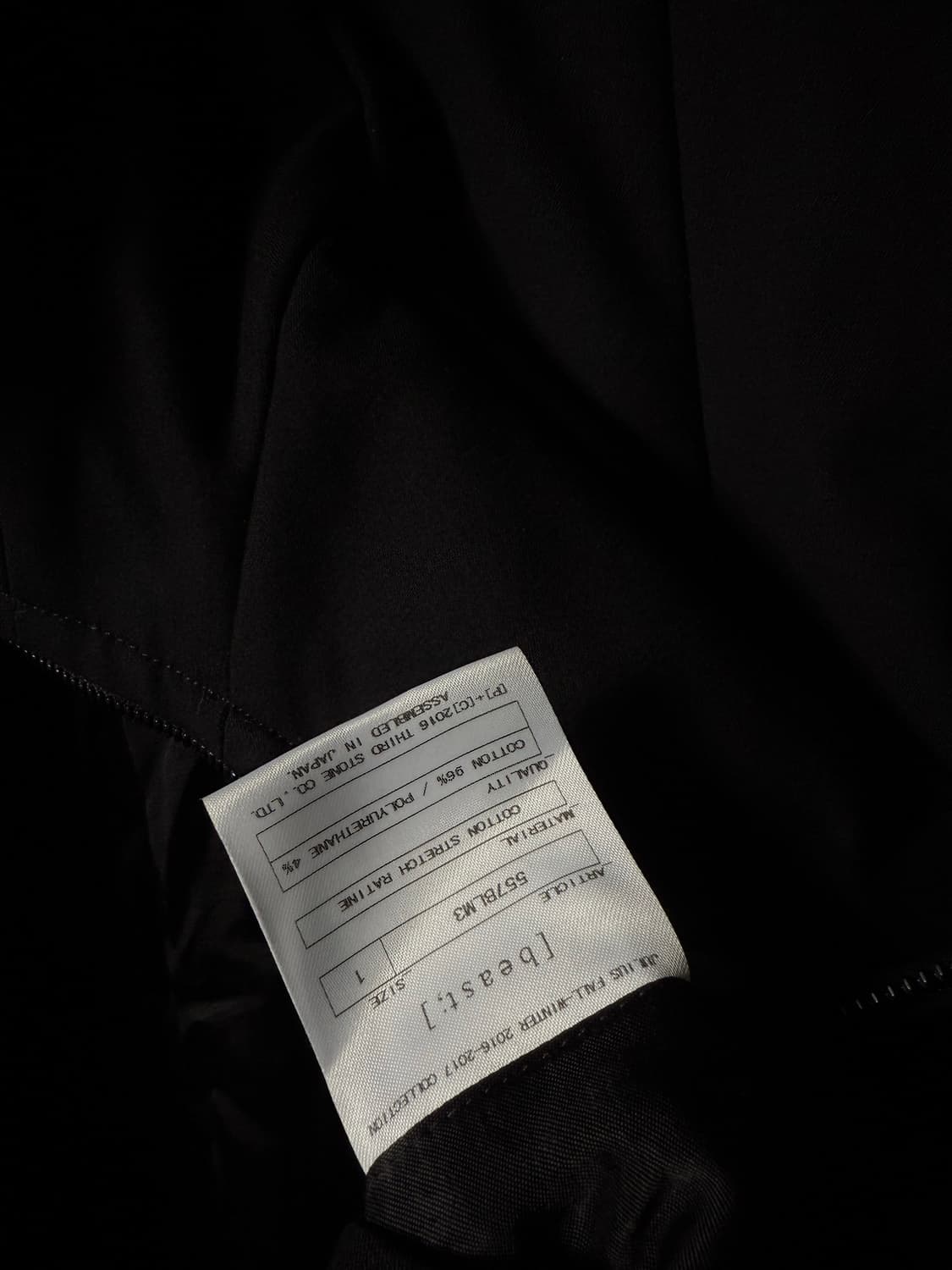 JULIUS High-Collar Asymmetric Zip Jacket 상품이미지6