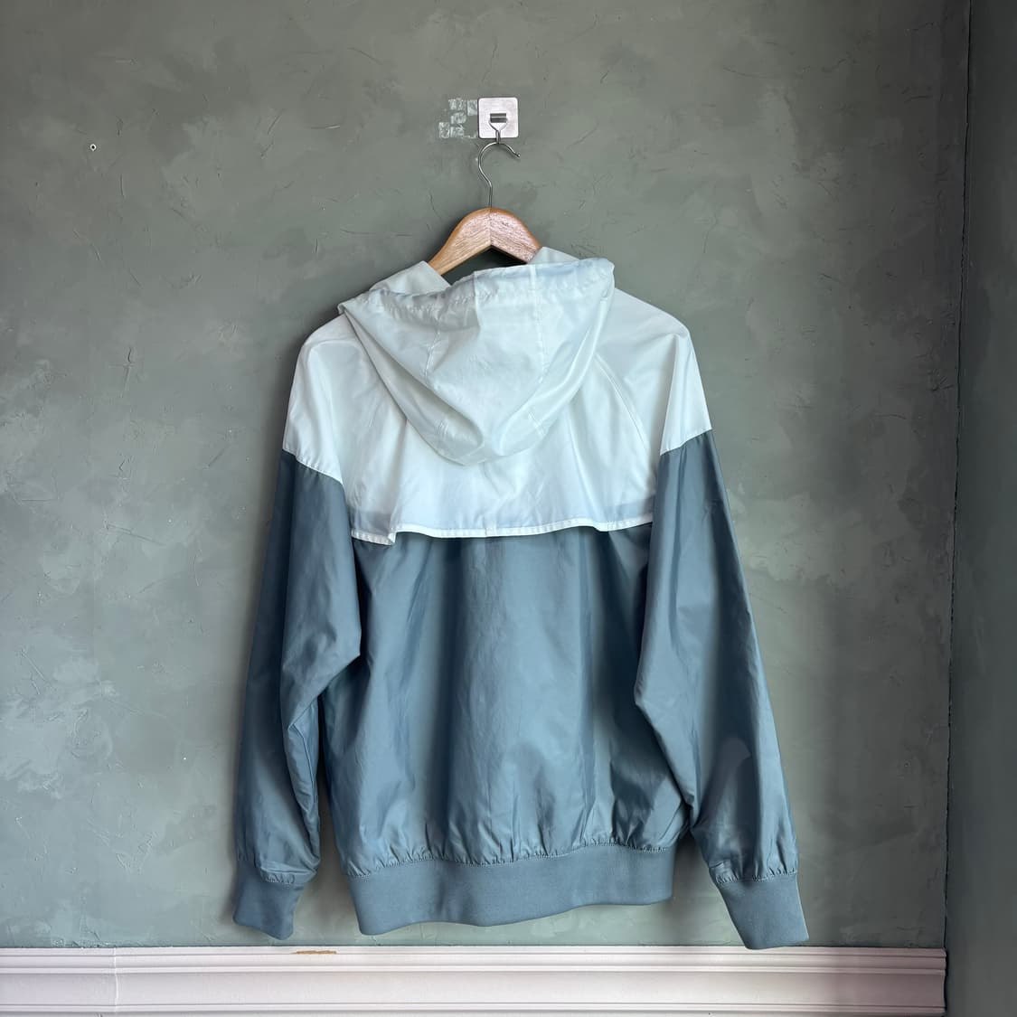 나이키 윈드러너 바람막이 화이트 그레이 상품이미지4