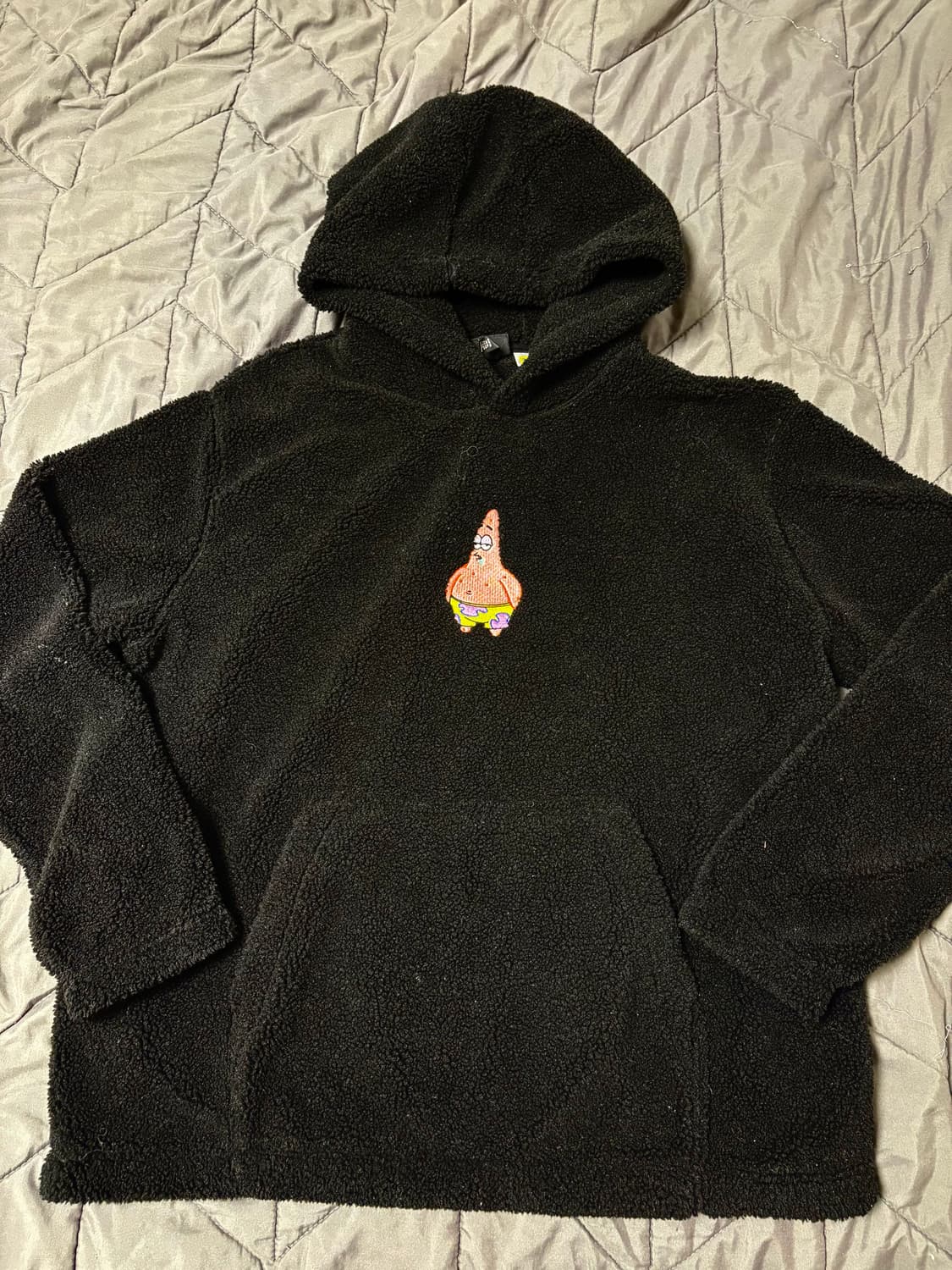 H&M 스폰지밥 뚱이 자수 후리스 후디 상품이미지1