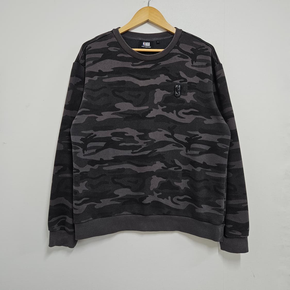 L 100 NBA 블랙 카모 맨투맨 상품이미지2