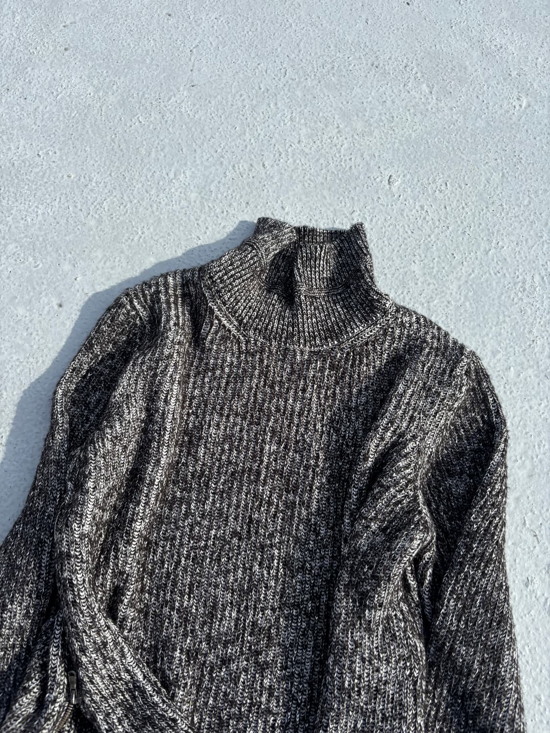 “Vintage”Black&Grey High Neck Zipper det 상품이미지4