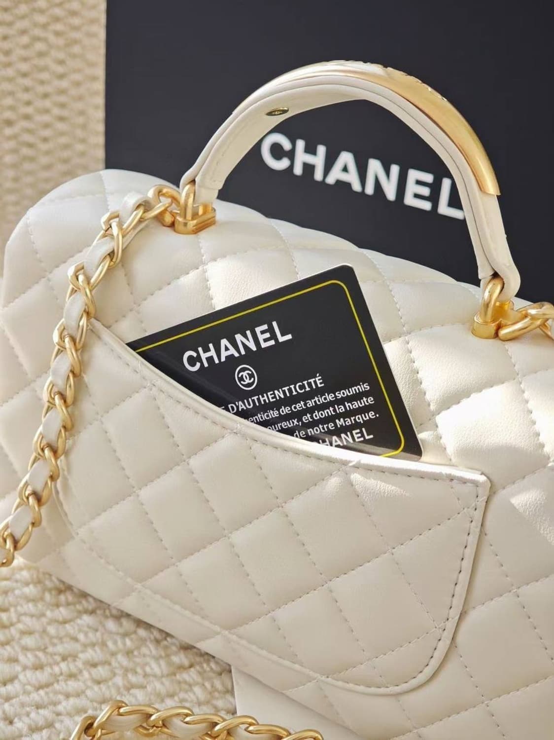 샤넬 핸들 미니 플랩 백 상품이미지8