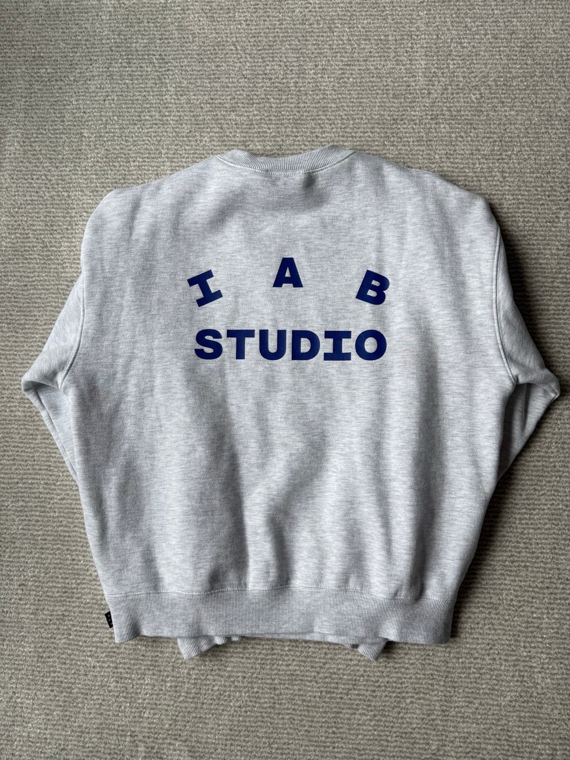 (M) 아이앱 스튜디오 스웨트셔츠 상품이미지3