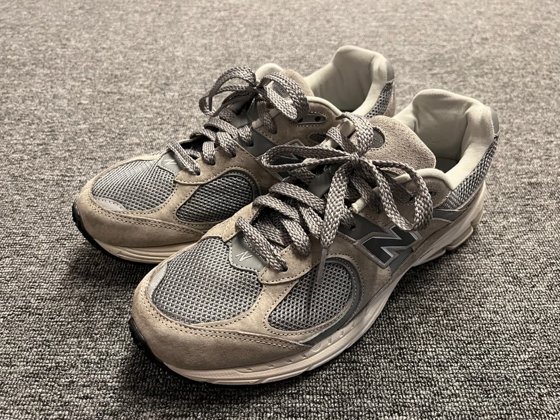 [275] 뉴발란스 2002R 그레이 운동화 상품이미지1