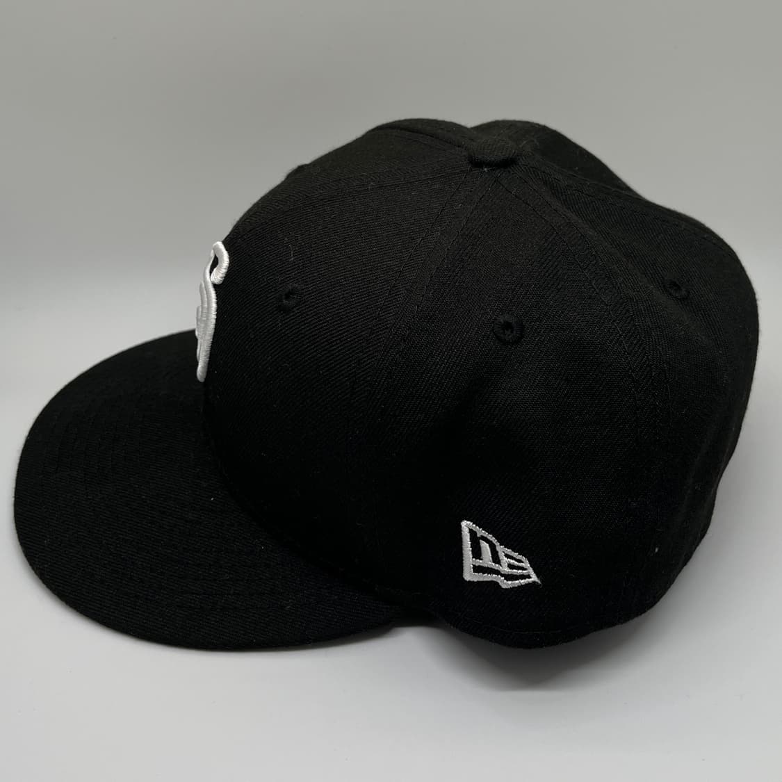 스투시 x 뉴에라 s로고 스냅백 블랙 7.5사이즈 상품이미지2
