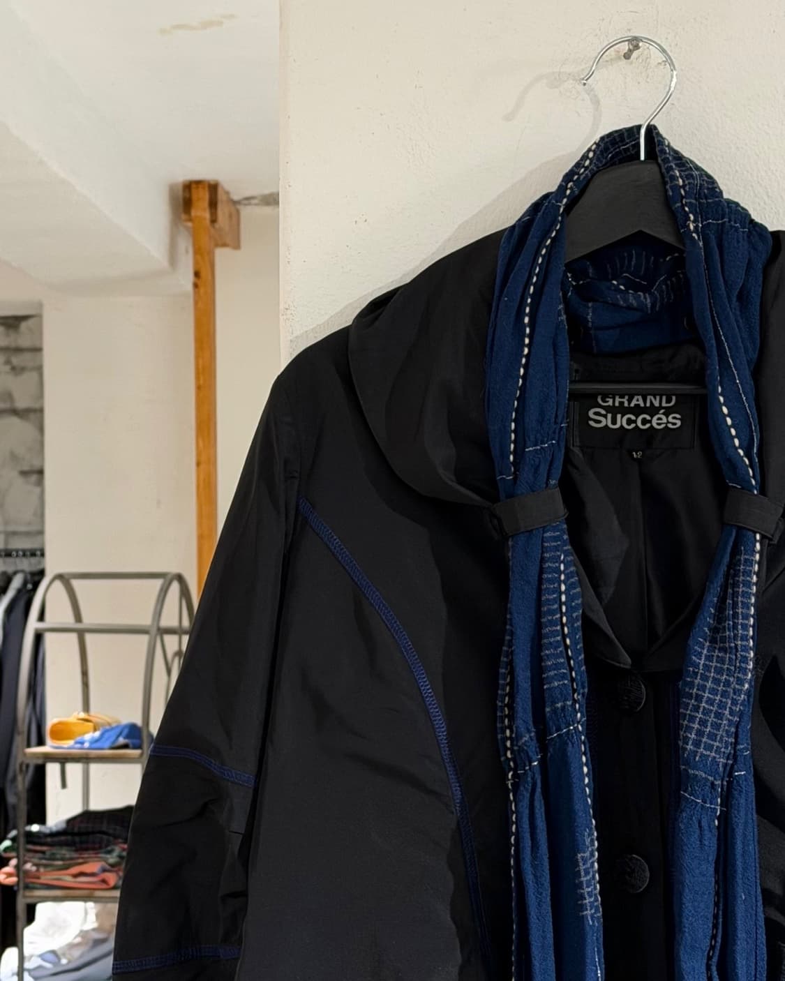 빈티지 블랙 게더링 슬리브 블루 스카프 자켓 상품이미지2