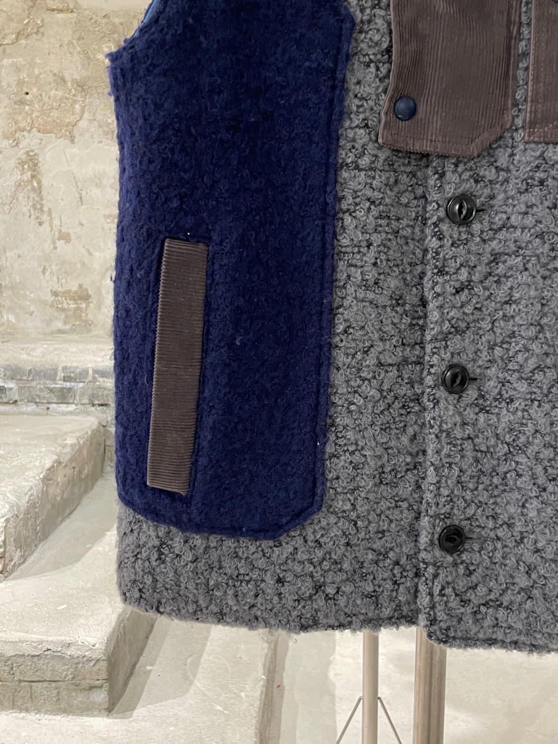 제너럴 아이디어 그레이 코듀로이 카라 배색 울 베스트 상품이미지4