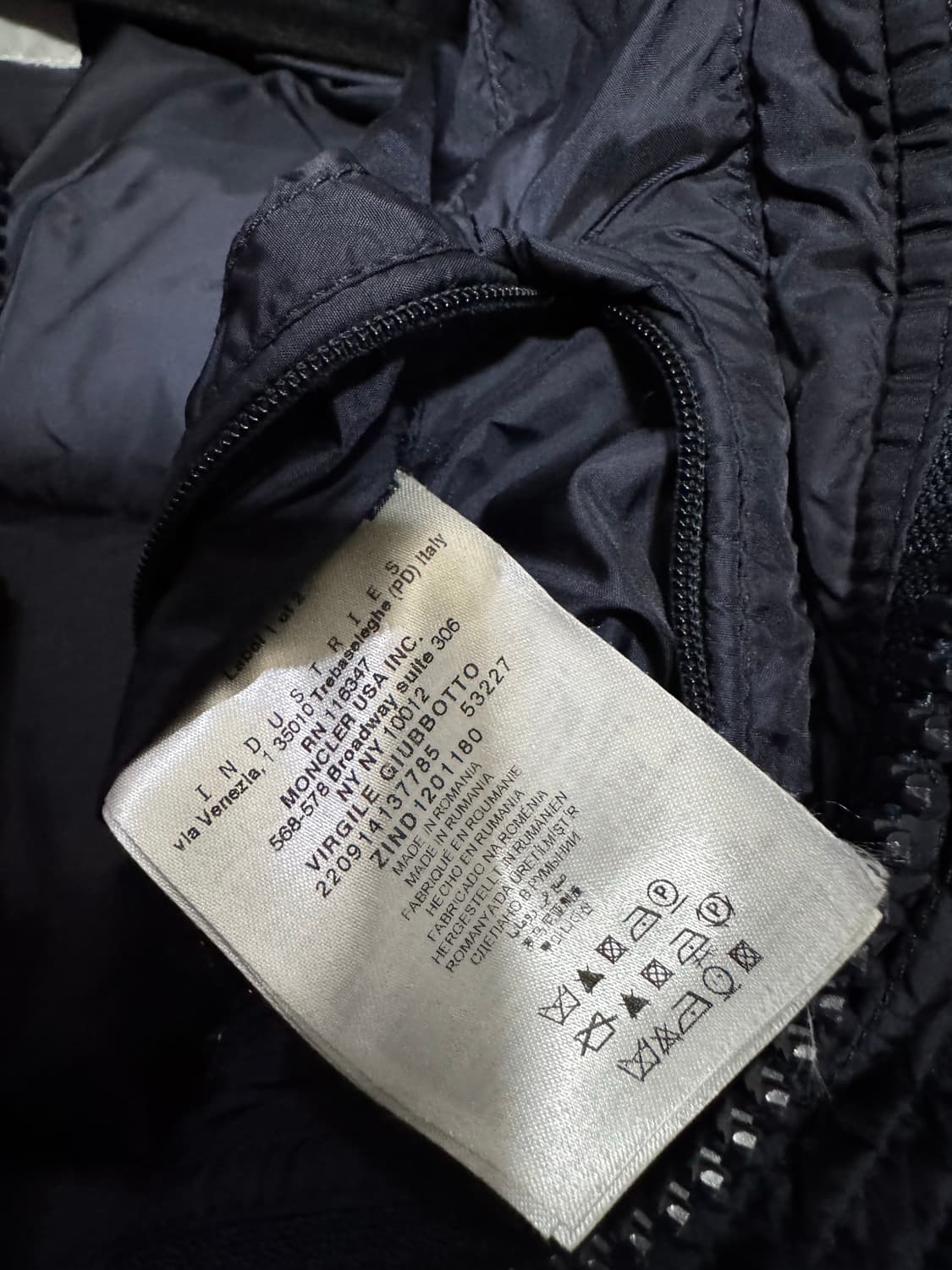 2 몽클레어 버질 떡볶이 단추 패딩 상품이미지9