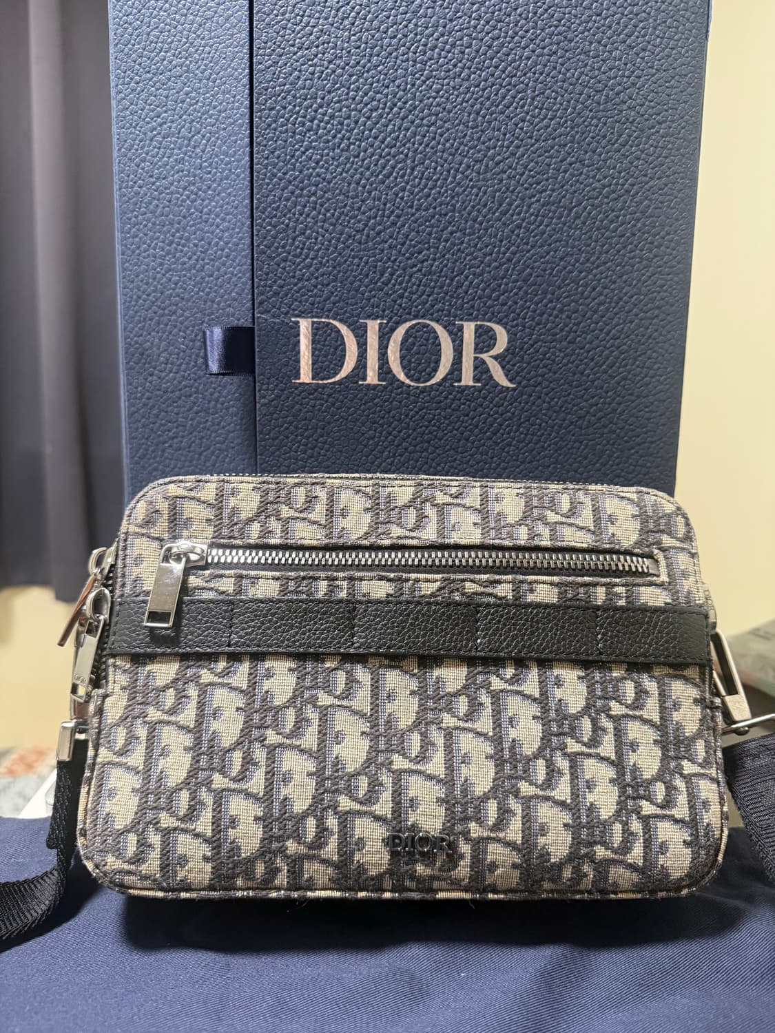 디올 오블리크 사파리 메신저백 상품이미지1