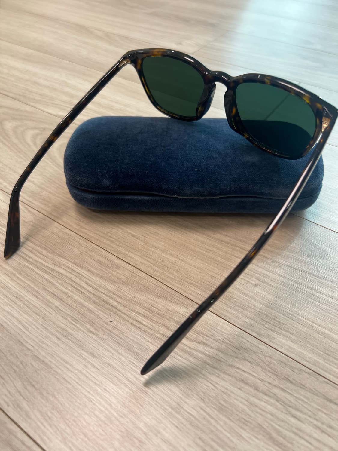 구찌 / 다크브라운 뿔테 선글라스 상품이미지3