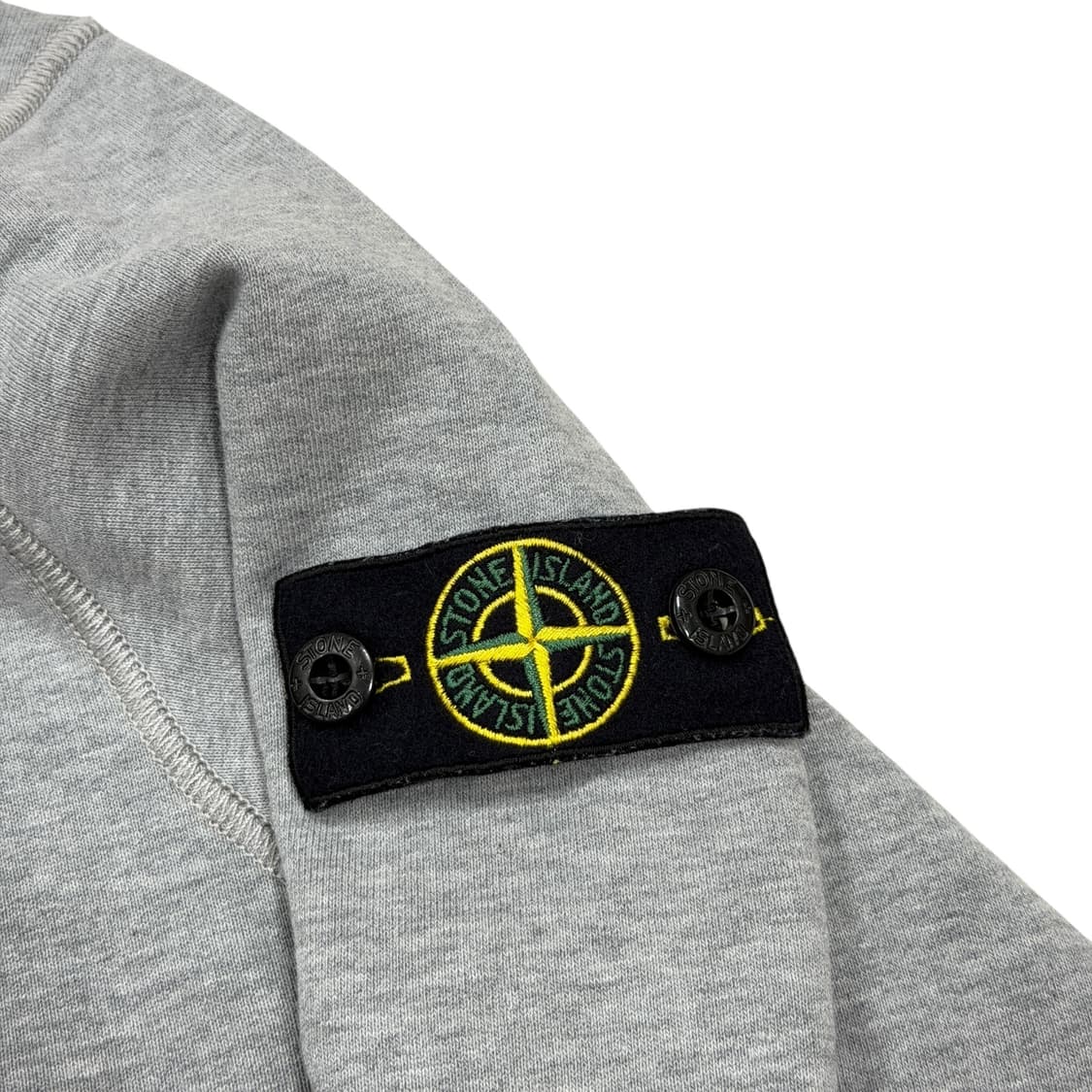 스톤아일랜드 주니어 와펜 패치 맨투맨 그레이 12Y 상품이미지2