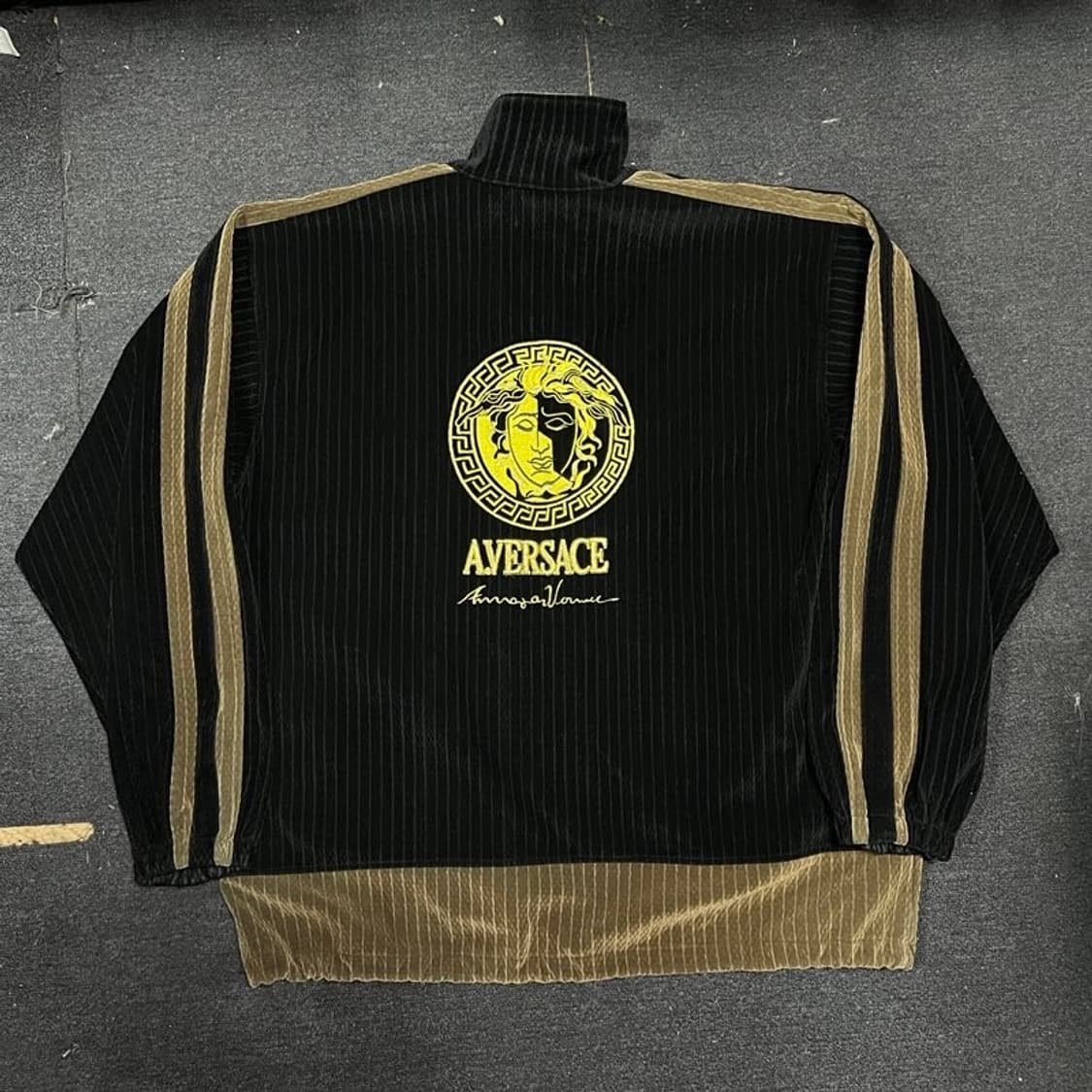 90s A Versace 베르사체 메두사 빅로고 자수 코듀로이 자켓 XL 상품이미지3