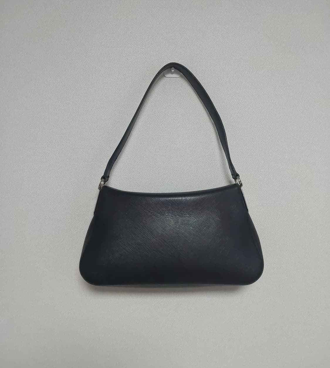 페라가모 사피아노 간치니 레더 숄더백 (정품) 상품이미지3