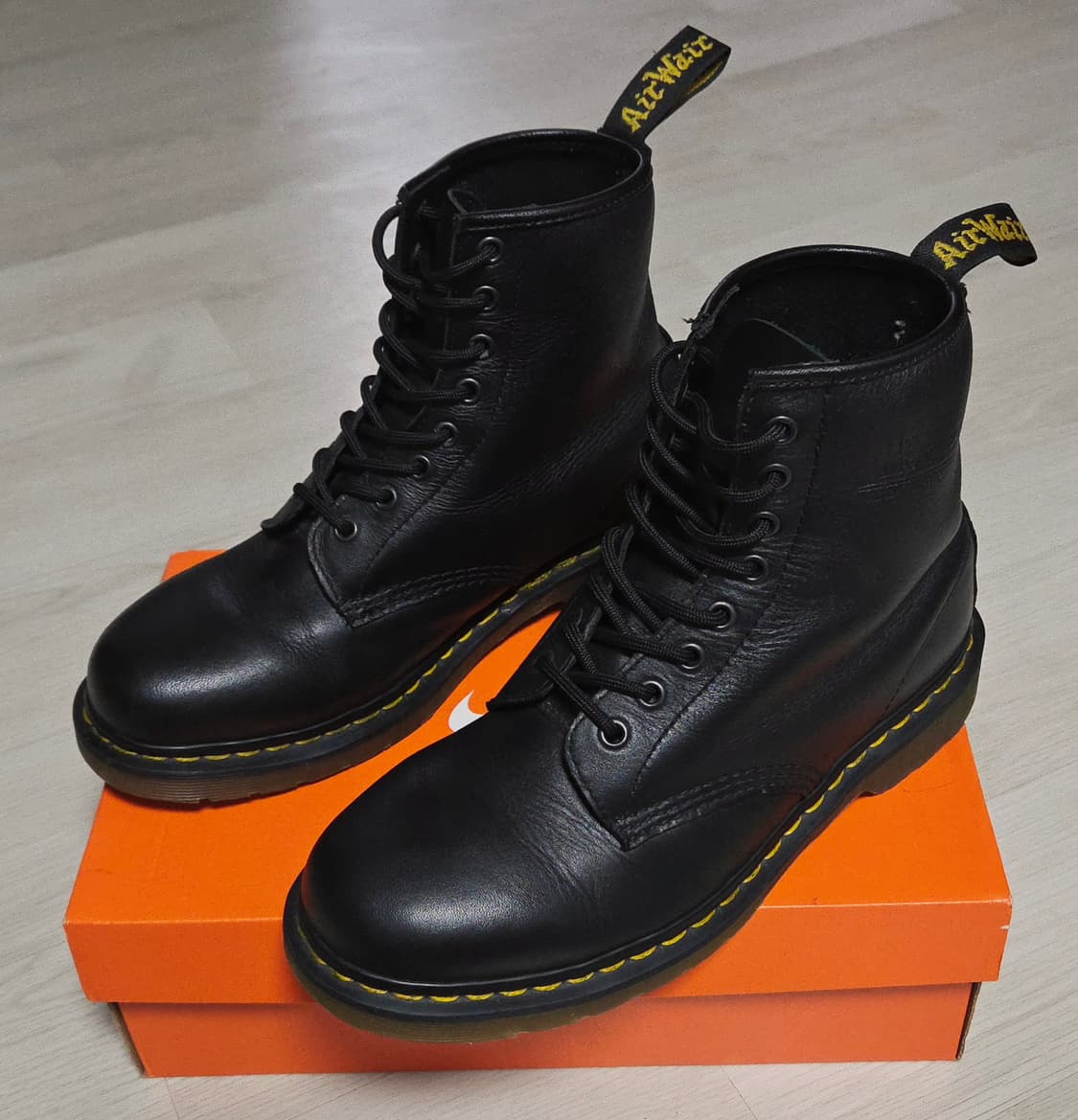 닥터마틴 1460 워커 부츠 상품이미지1