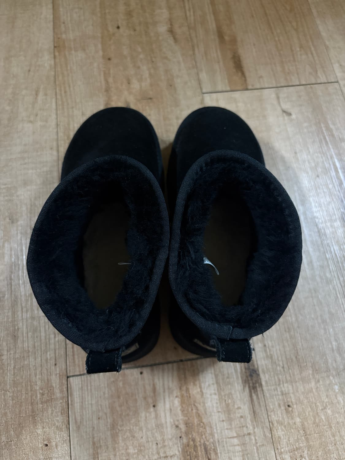 어그 플랫폼 블랙 제니 착용 상품이미지2