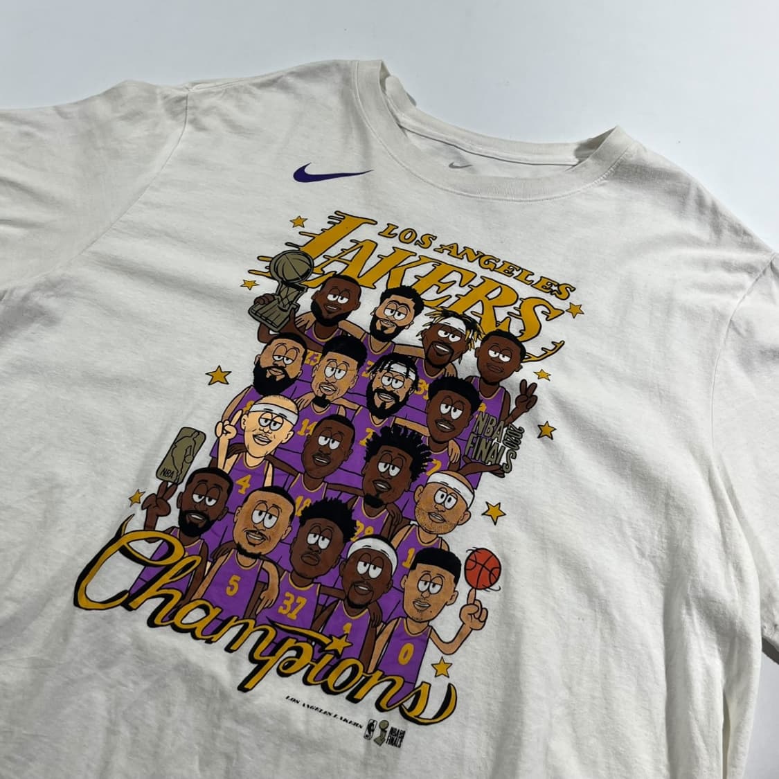 [NIKE] 나이키 NBA 레이커스 2020 챔피언 그래픽 반팔티 상품이미지2