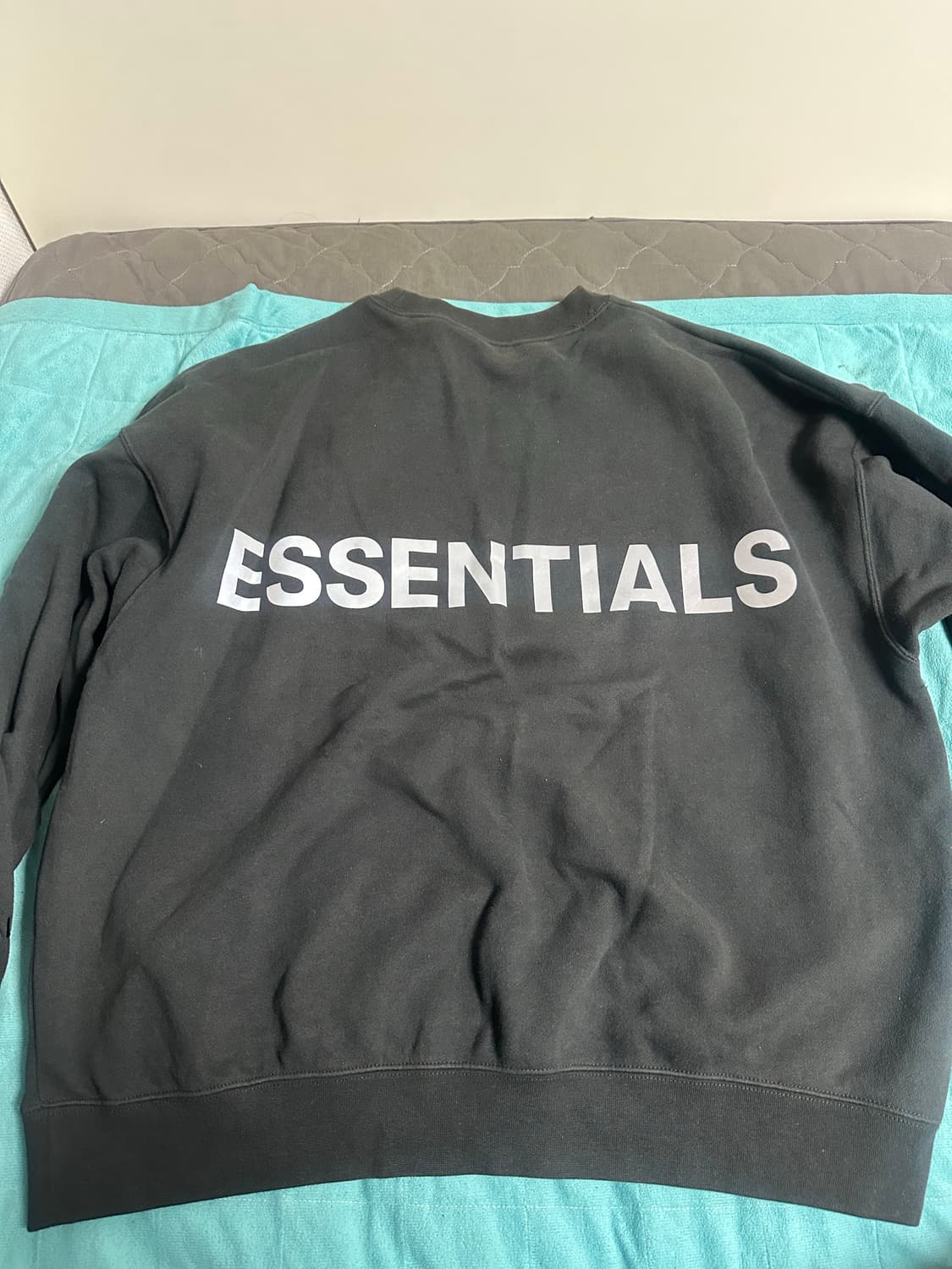 19fw 에센셜 맨투맨 블랙 m사이즈 상품이미지1