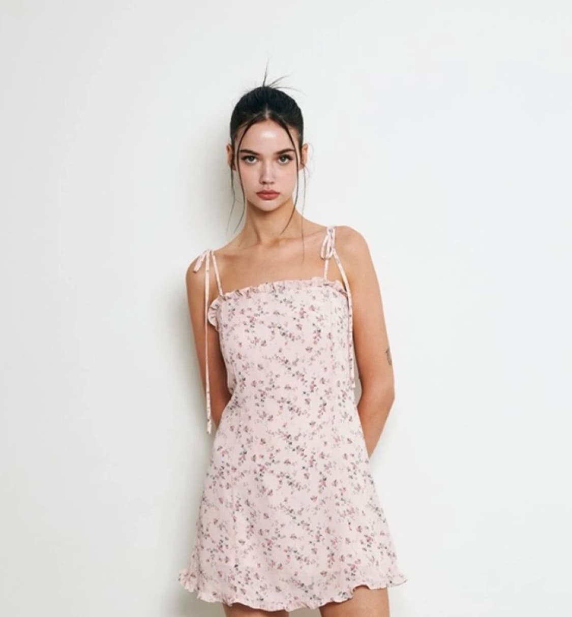 낫유어로즈 플로럴 미니원피스 새상품 [카리나 착용] 상품이미지2