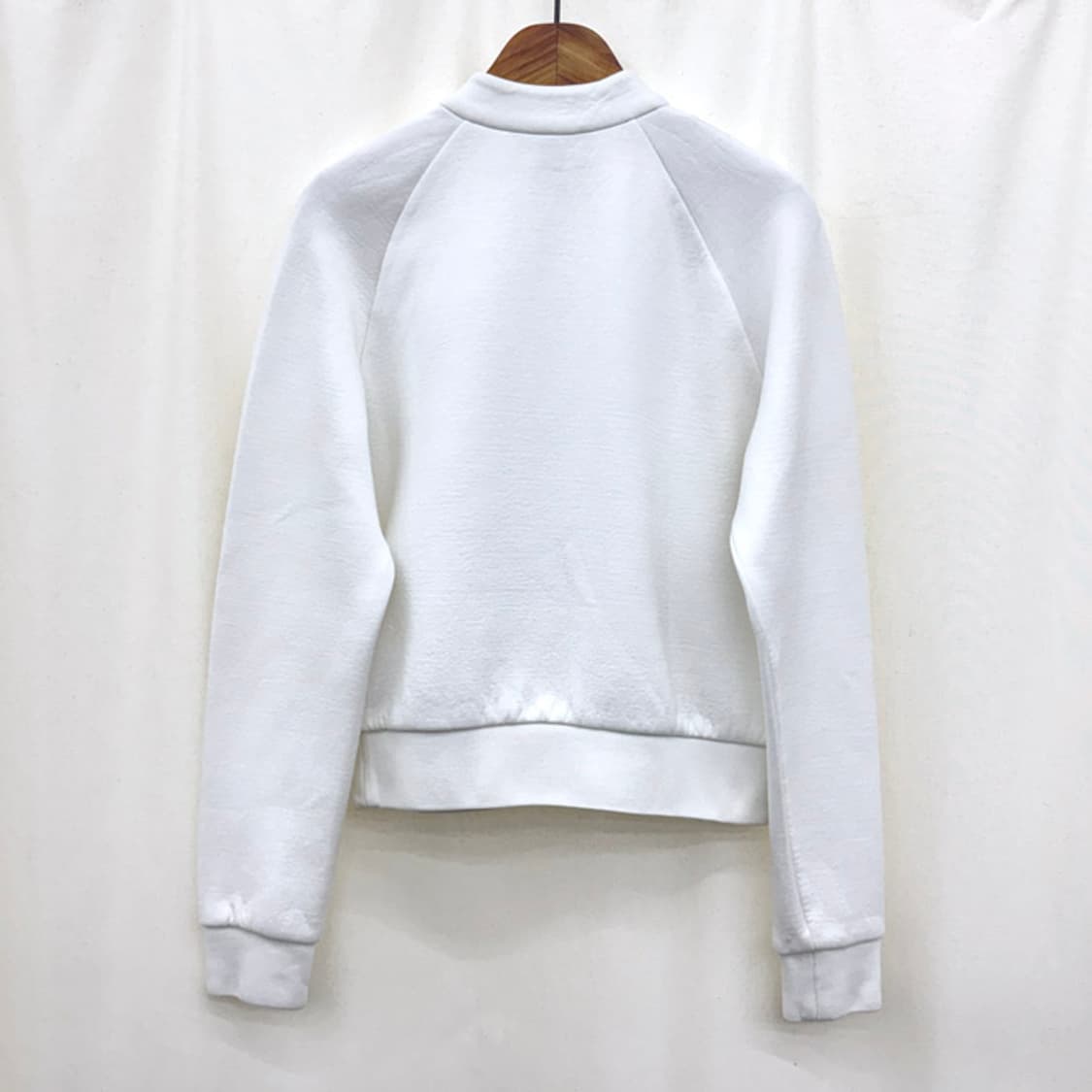 루이비통 로고 프린트 맨투맨 상품이미지6