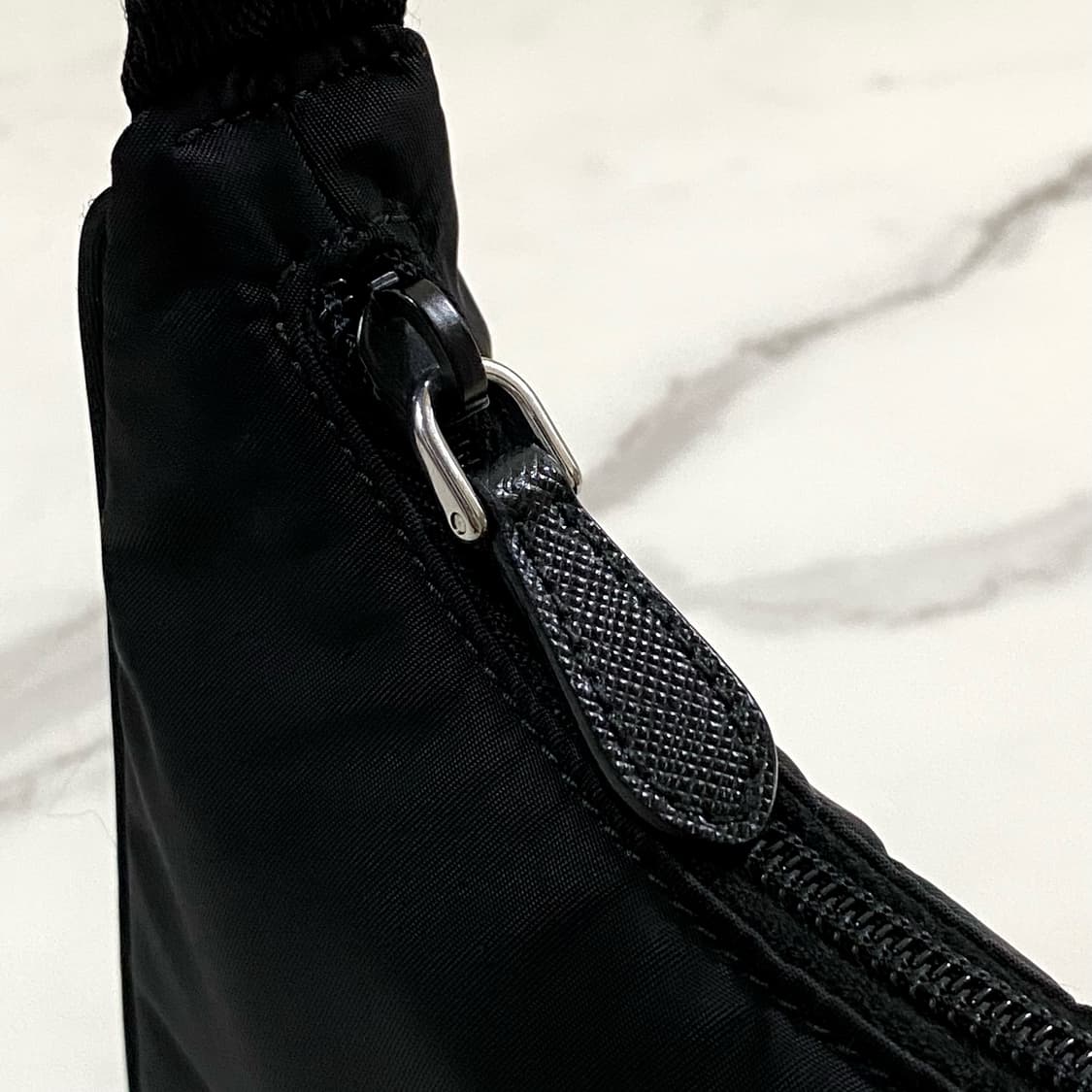 프라다 리에디션 2000 리나일론 숄더백 블랙 1NE515 상품이미지3