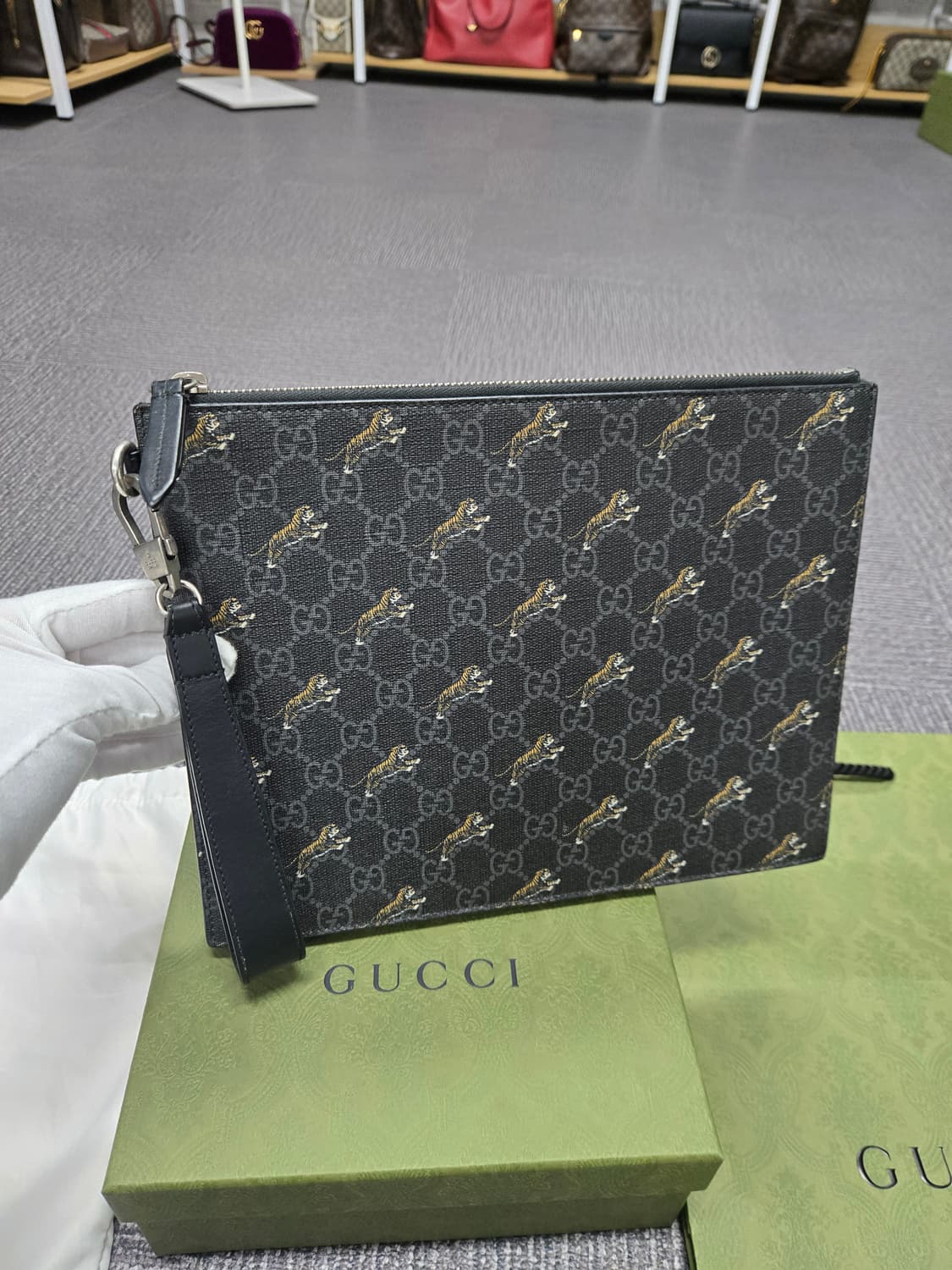 [특가][정품] 구찌 점핑타이거 클러치백 상품이미지1