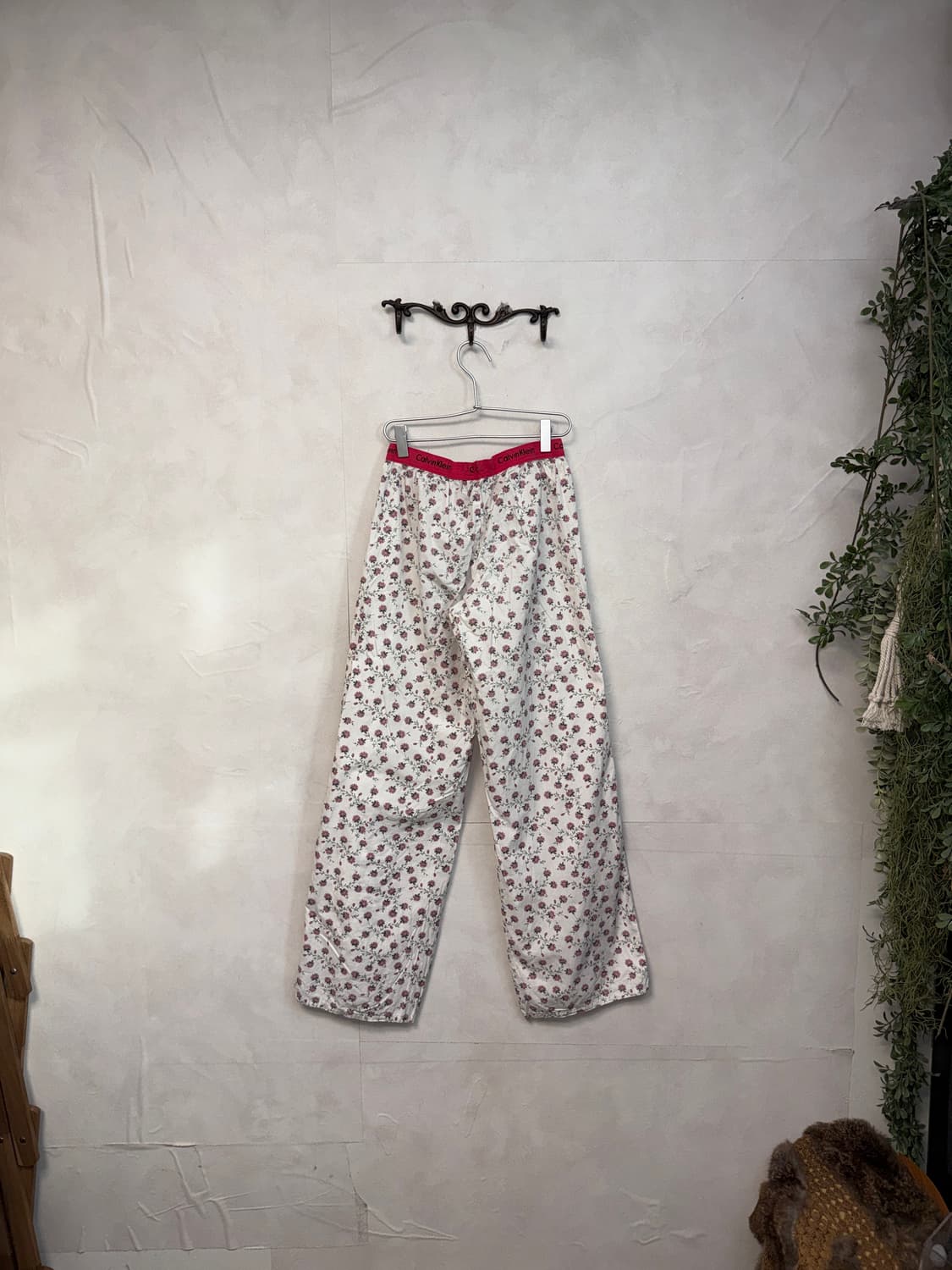 Calvin Klein white floral lounge pants 상품이미지4
