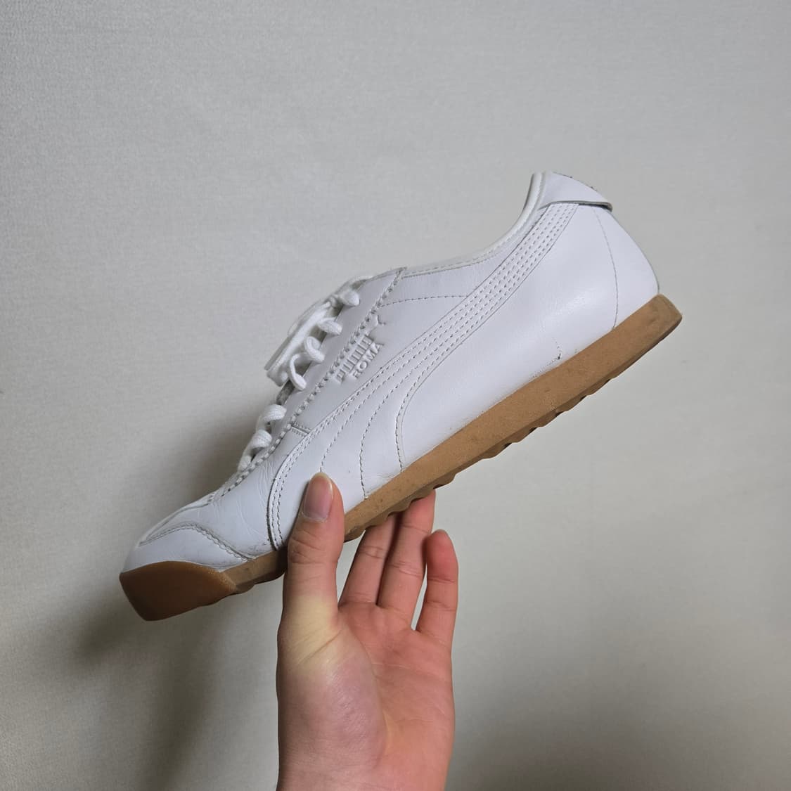 푸마 메종키츠네 로마 화이트 스니커즈 / 남성 신발 / 남성 스니커즈 상품이미지2