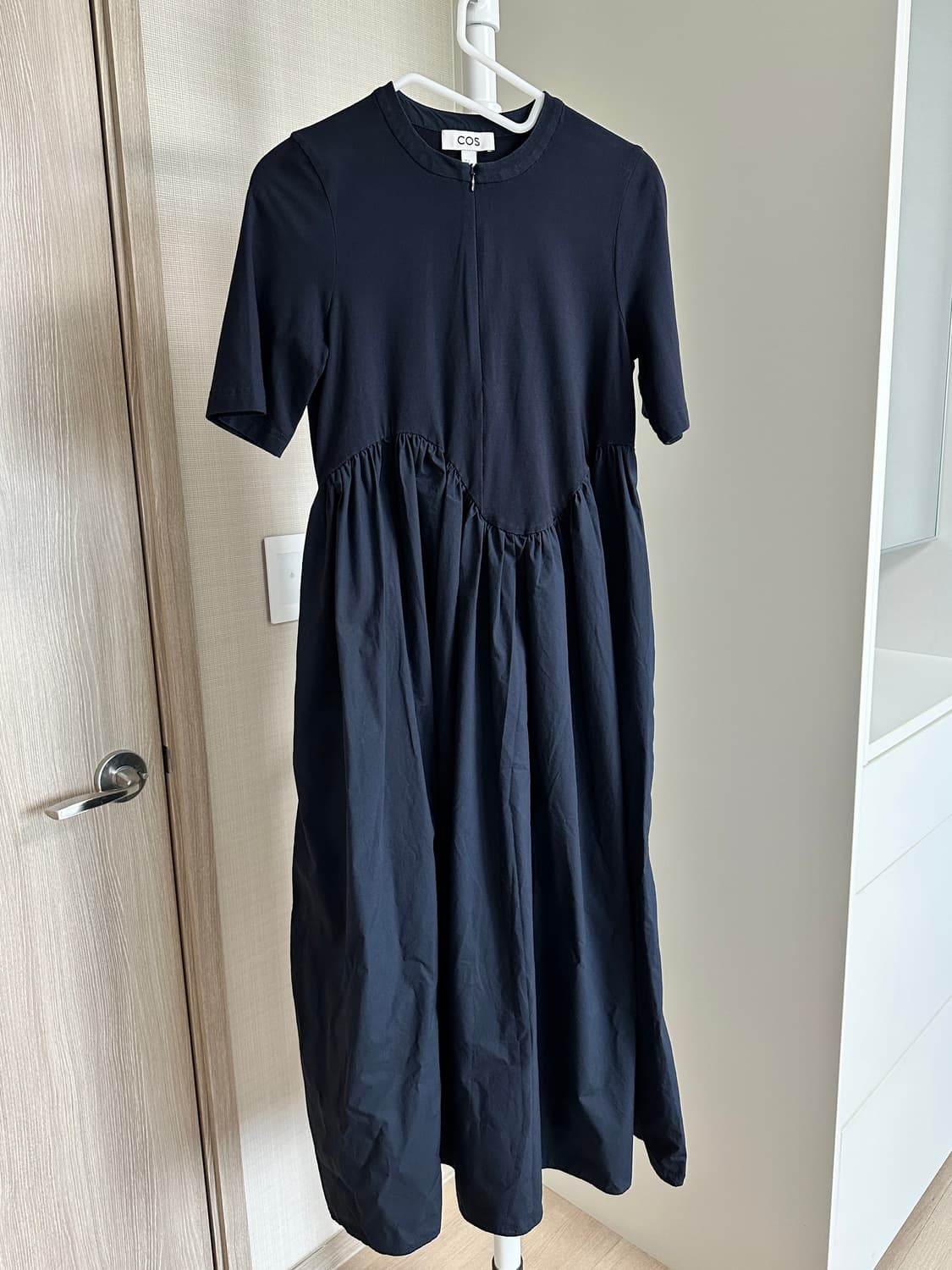 COS 코스 오버사이즈 애시메트릭 웨이스트 드레스 네이비 상품이미지3