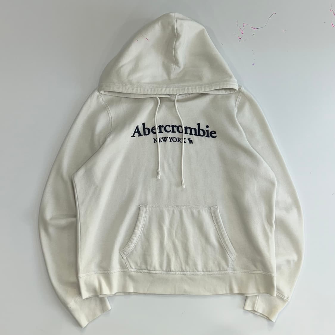Abercrombie 아베크롬비 다크네이비 로고 화이트 후드티  상품이미지3