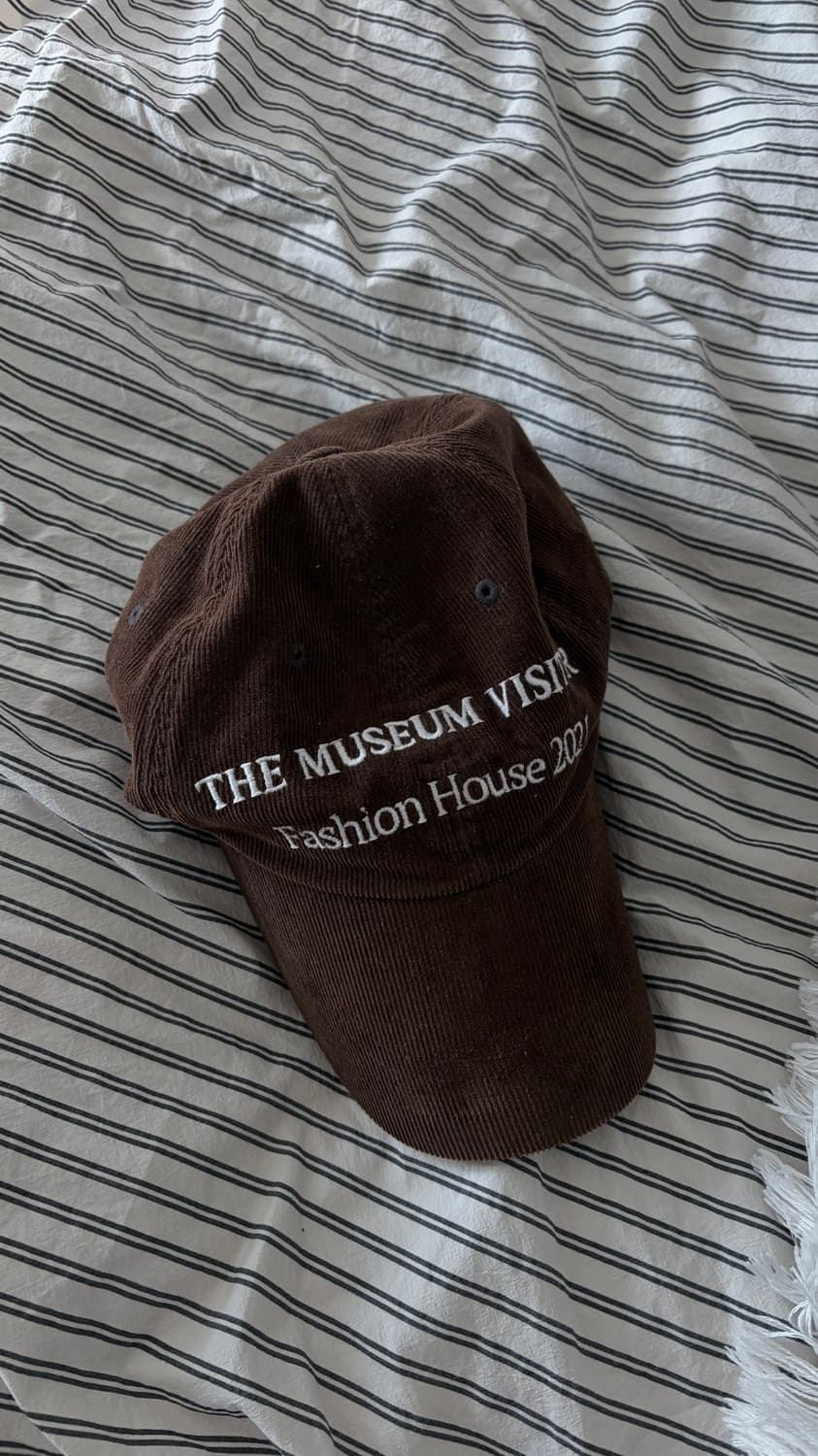 더뮤지엄비지터 코듀로이 볼캡 브라운 상품이미지1