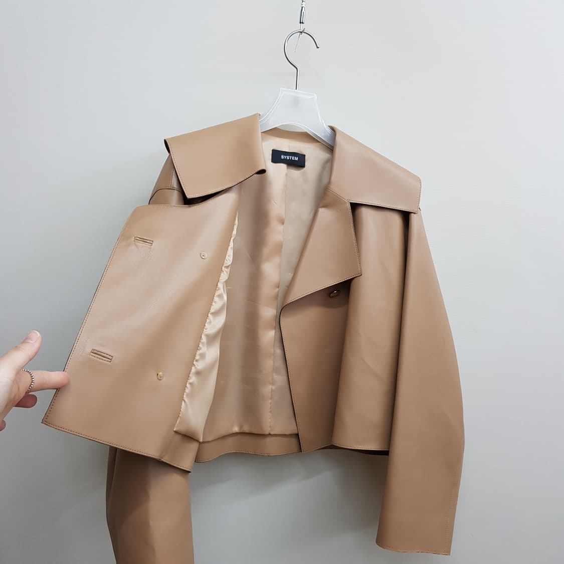 한섬 시스템 2023 레더 크롭자켓 82-94-160사이즈 상품이미지6