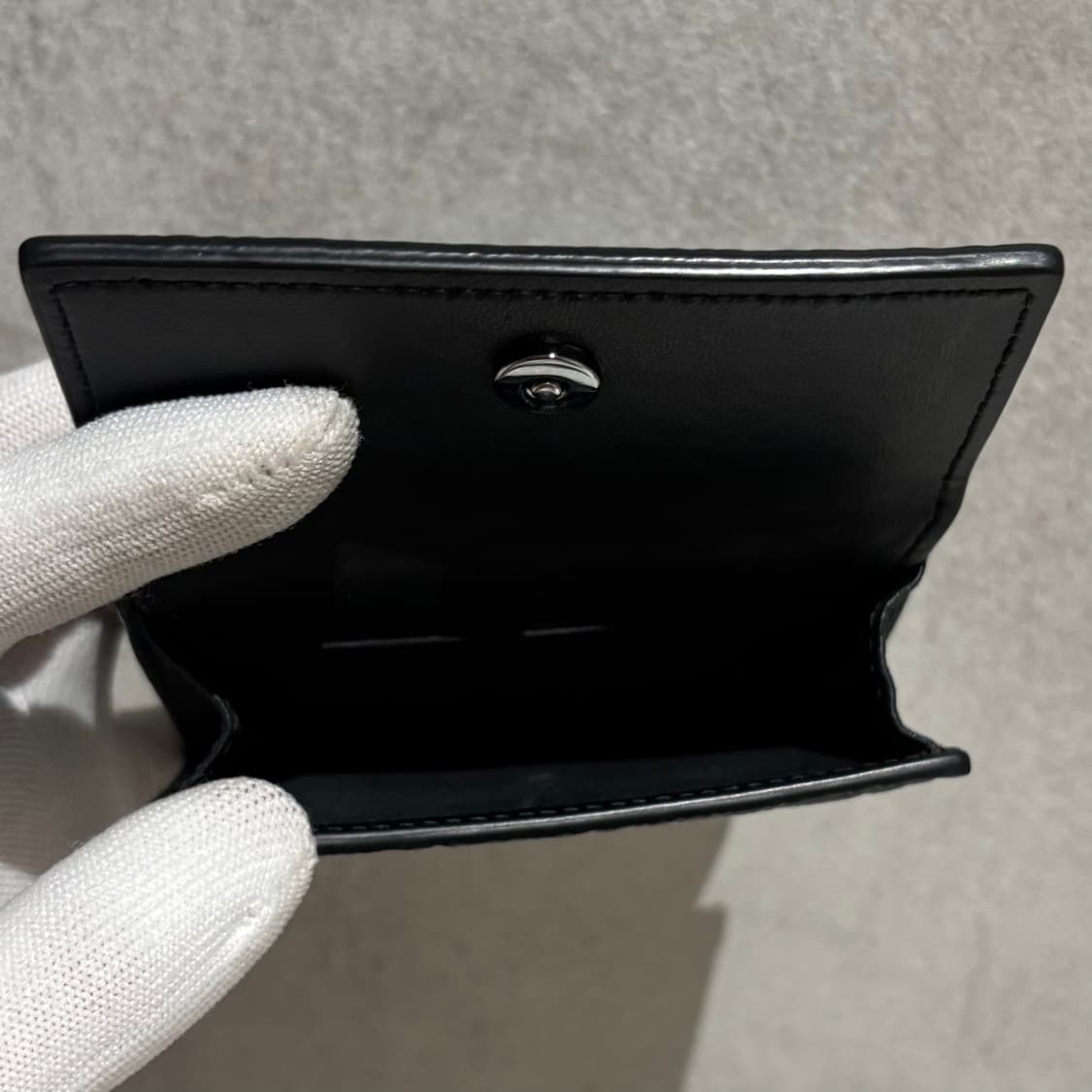 S OS사이즈 디올 그래비티 3단 플랩 반지갑 블랙 상품이미지4