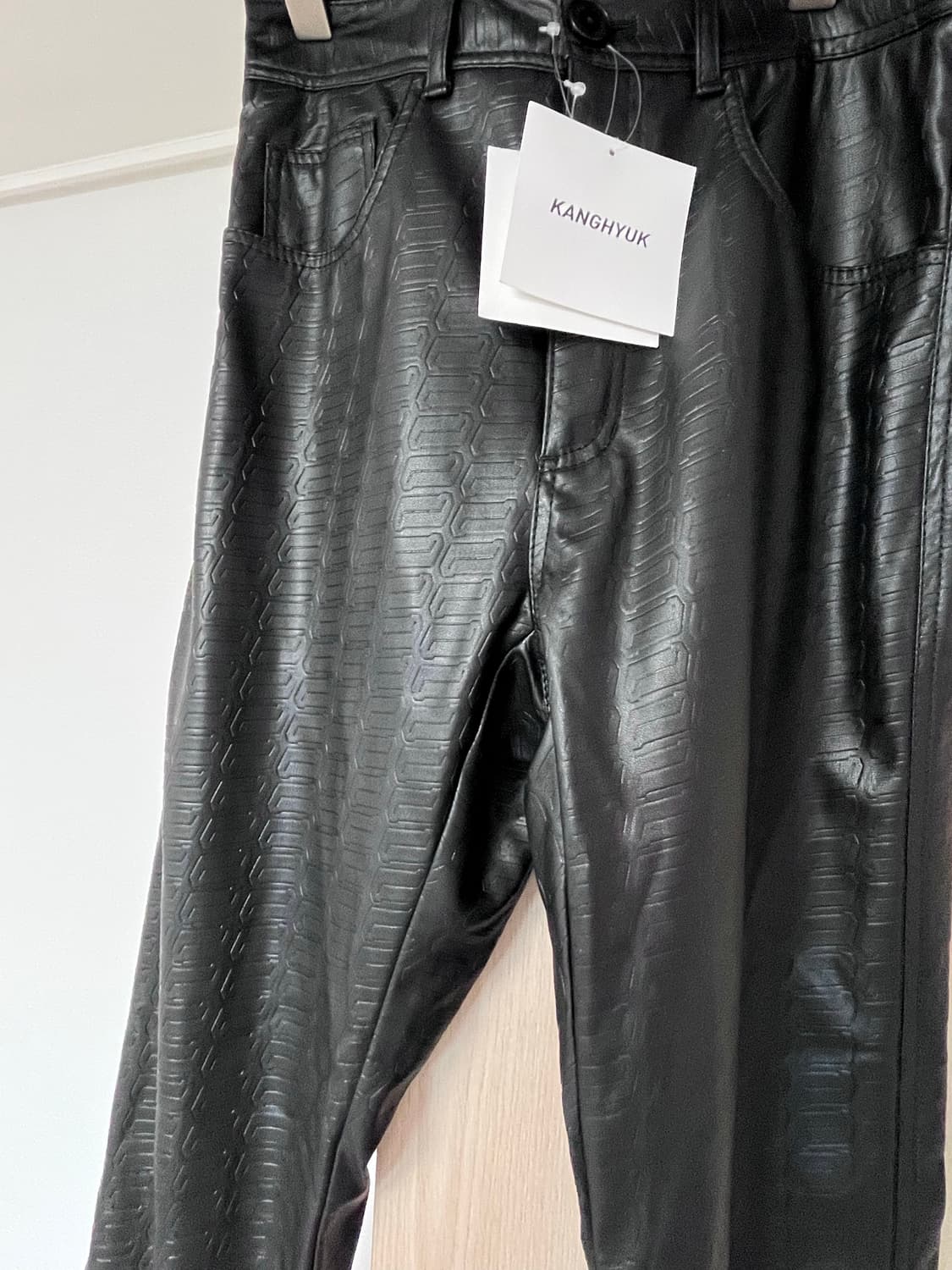 강혁 타이어 엠보싱 트라우저 팬츠 S사이즈 새상품 상품이미지2