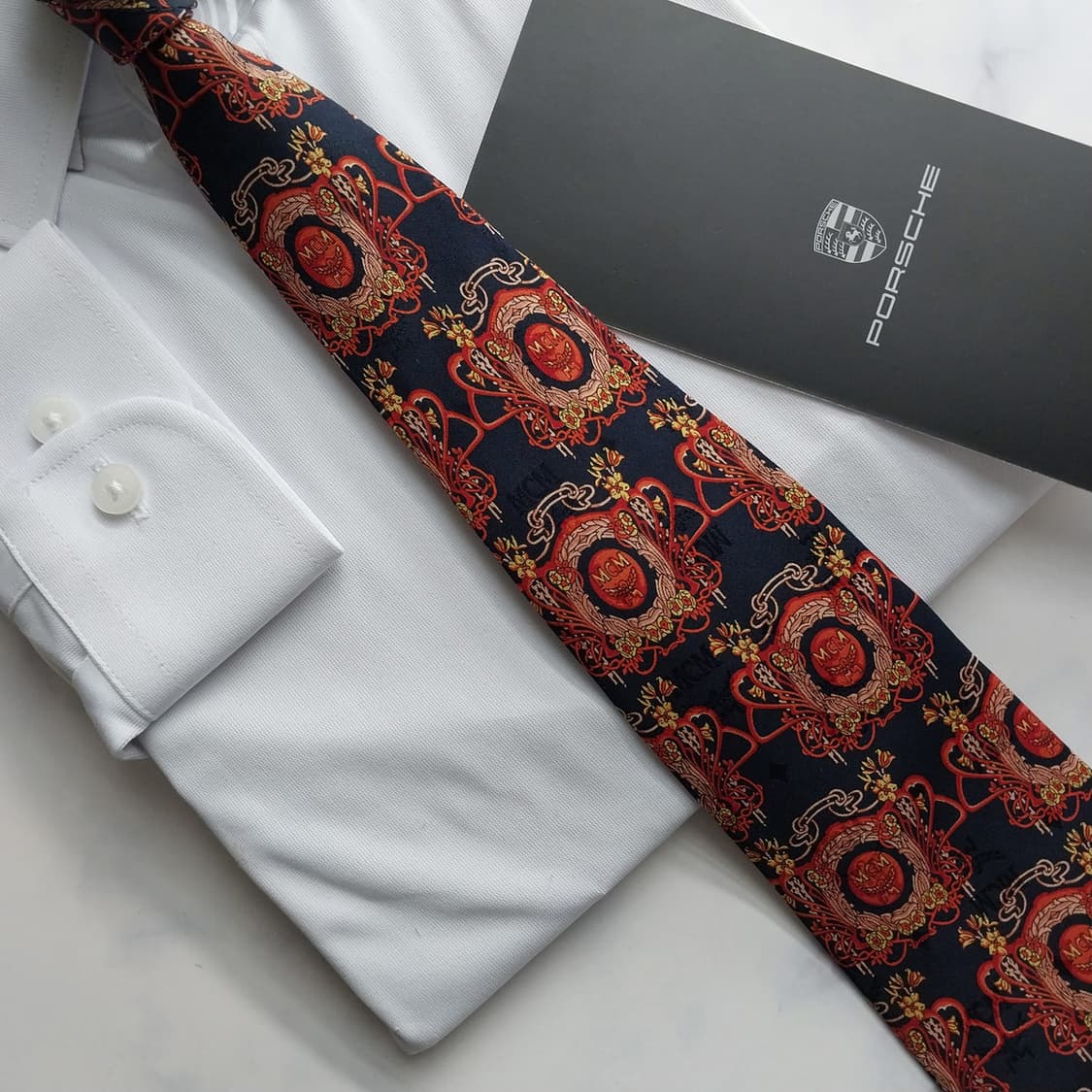 MCM 실크 블랙 레드&옐로 패턴 넥타이 9.5cm A+등급 K1435
 상품이미지8