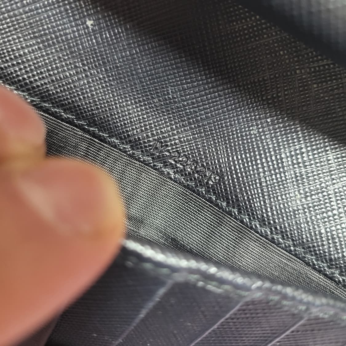 페라가모 여성용 블랙 장지갑 상품이미지6