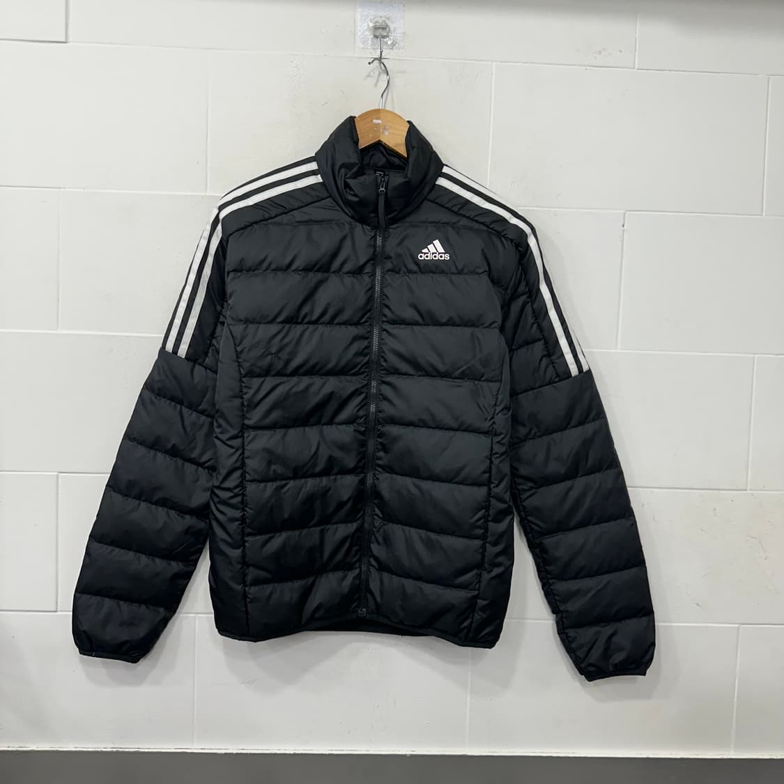 아디다스 경량 패딩 상품이미지1
