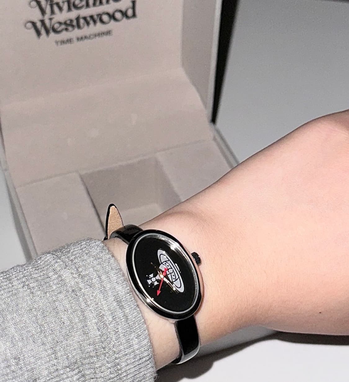비비안웨스트우드 메달 시계 상품이미지1
