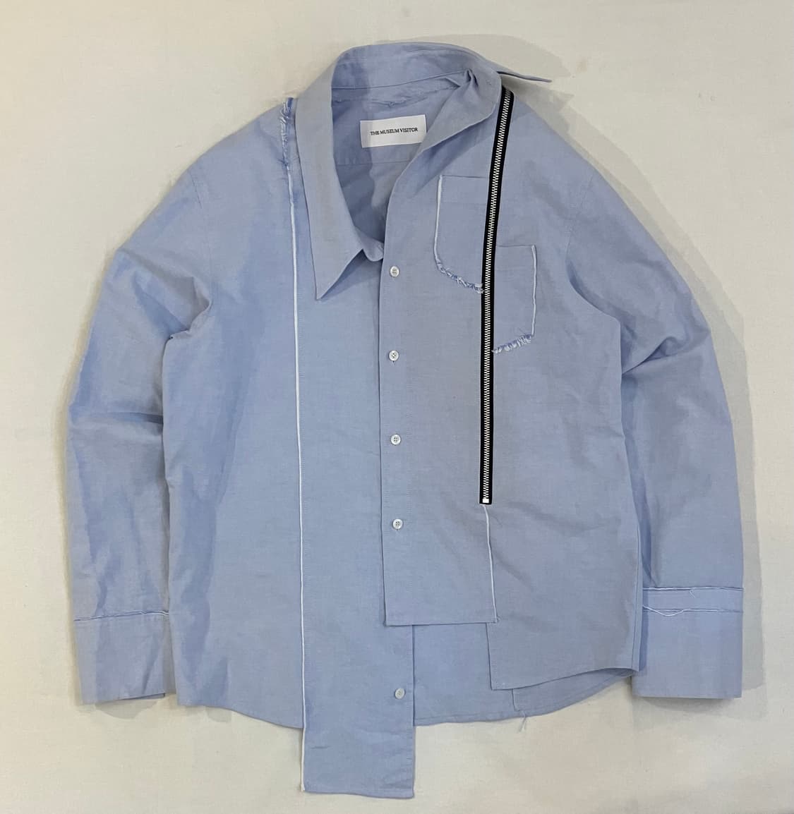 더뮤지엄비지터 블루 트위스티드 지퍼 셔츠 상품이미지1